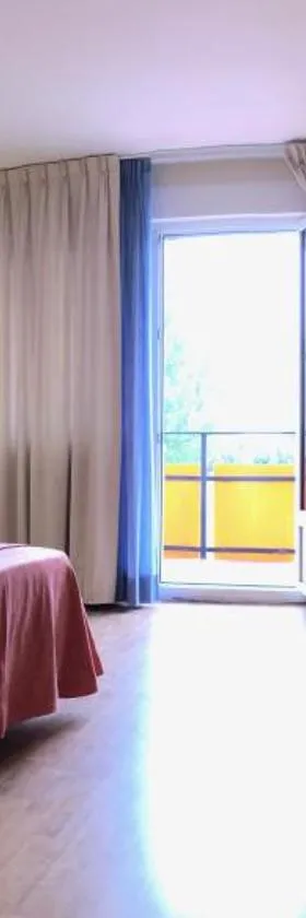 HOTEL V.CIUDAD，位于阿兰达德杜洛的酒店
