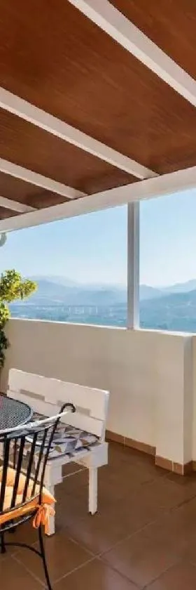 Ático Guadalhorce - Mirador privado con barbacoa y solárium，位于阿洛拉的酒店