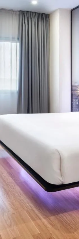 B&B HOTEL Madrid Aeropuerto T4，位于圣塞巴斯蒂安德洛斯雷耶斯的酒店