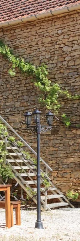 les Tours de Bombel，位于Saint-Amand-de-Coly的酒店