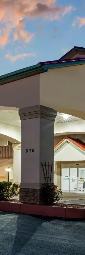昆汀塔弗瑞塔套房酒店，位于弗鲁塔的酒店