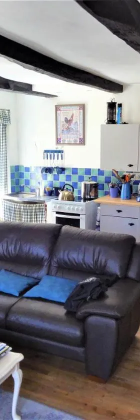 Maison cosy séjour découverte mer et campagne，位于Saint-Caradec-Trégomel的酒店
