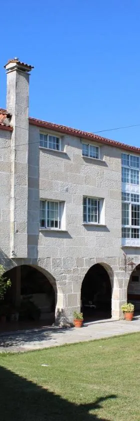Os Areeiros Turismo Rural & Bodega，位于Santa Cristina de Cobres的酒店