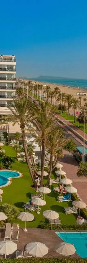 RH Bayren Hotel & Spa 4* Sup，位于甘迪亚的酒店
