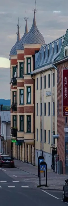 Home Hotel Bristol，位于阿尔维卡的酒店