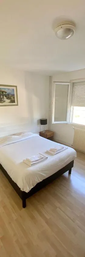卢塞沙特尔中心酒店，位于Luce的酒店