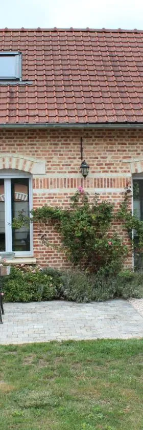 Jolie maison 2 chambres - jardin，位于Le Hamel的酒店