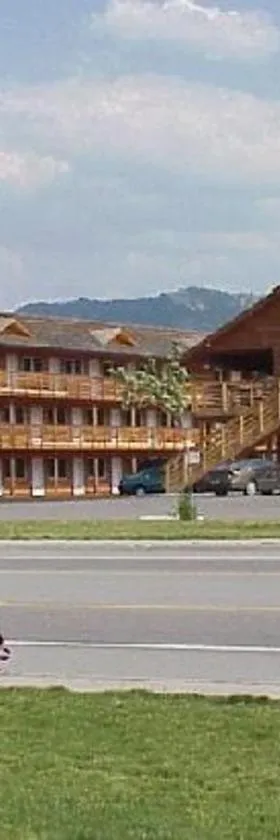 布尔穆斯旅舍，位于阿尔派恩的酒店