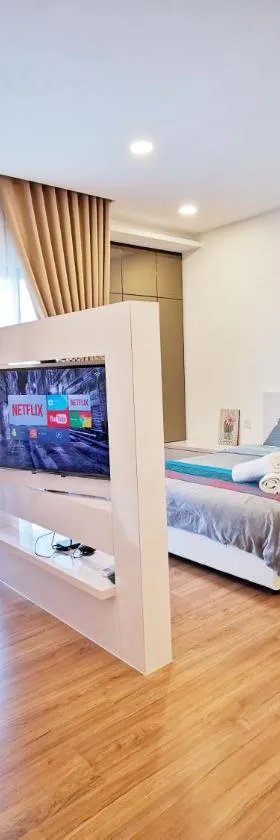 Simfoni Balakong Internet & Netflix Designer Studio，位于Kampong Baharu Balakong的酒店