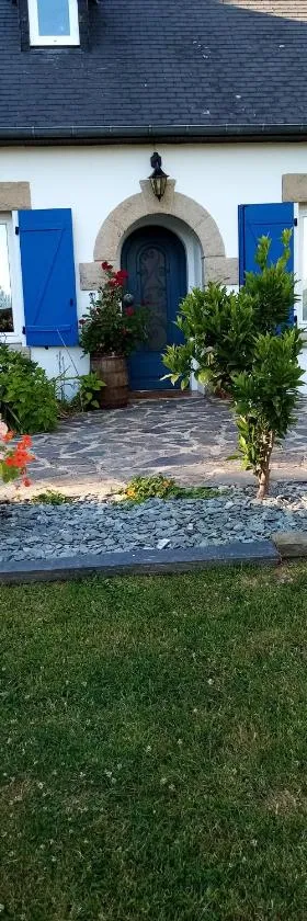 maison aux volets bleus，位于Quévert的酒店