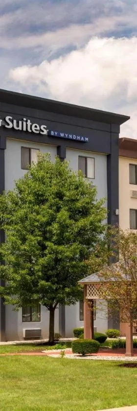 Days Inn and Suites by Wyndham Hammond, IN，位于哈蒙德的酒店