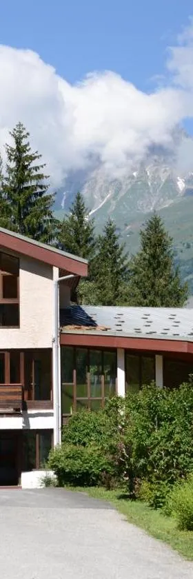 Auberge de Jeunesse HI Séez，位于斯姿的酒店