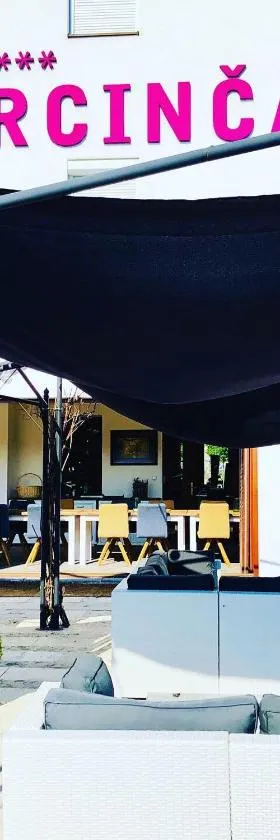 Hotel Marcincak***，位于米库洛夫的酒店