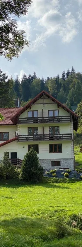 Noclegi "Na Szczyrboku" Dom II，位于科尔别卢夫的酒店