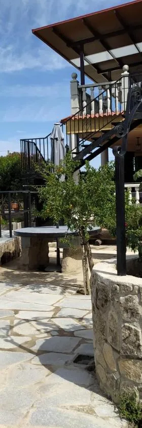 Casa Rural Mi Descanso，位于Valdefuentes de Sangusín的酒店