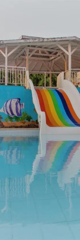 Hotel Perla Beach Club - All Inclusive，位于普里莫尔斯科的酒店
