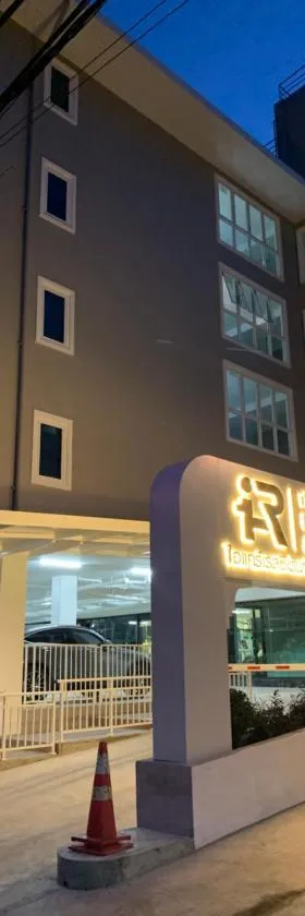 Icare Residence & Hotel，位于曼谷的酒店