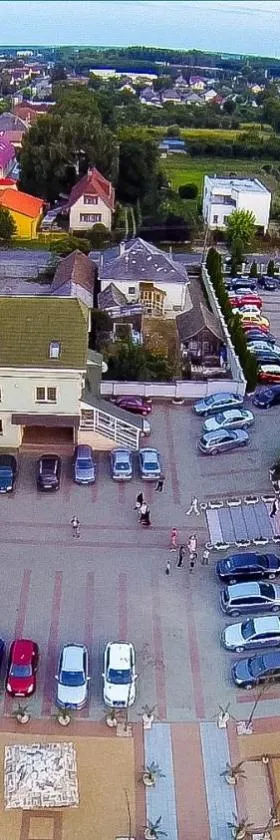 Parish Bull Hotel，位于小瓦尔道的酒店