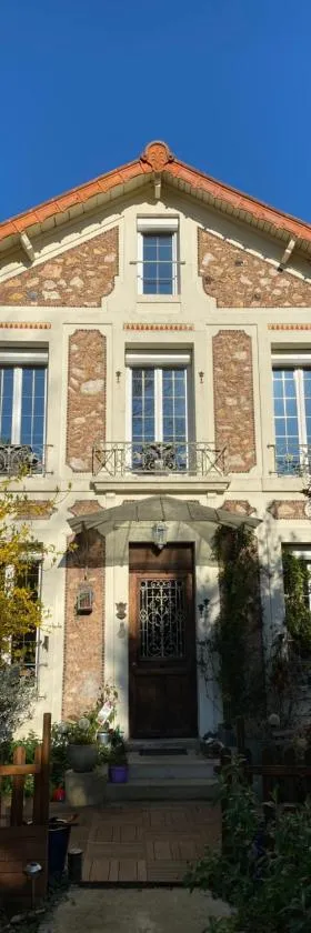 Maison du bonheur，位于马恩河畔维列的酒店