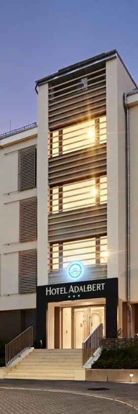 Hotel Adalbert Szent Tamás ház，位于艾斯特根的酒店