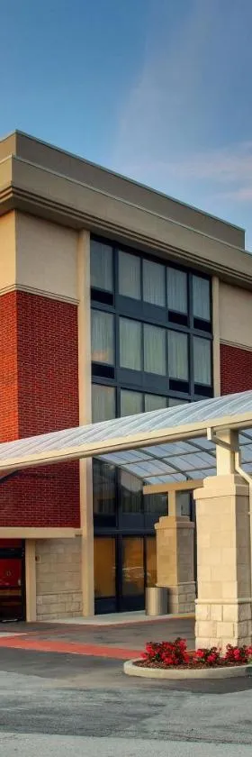 Drury Inn & Suites Bowling Green，位于博林格林的酒店