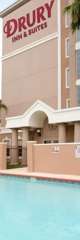 Drury Inn & Suites McAllen，位于麦卡伦的酒店