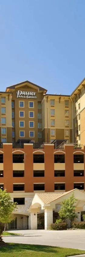 Drury Inn & Suites San Antonio Near La Cantera，位于圣安东尼奥的酒店