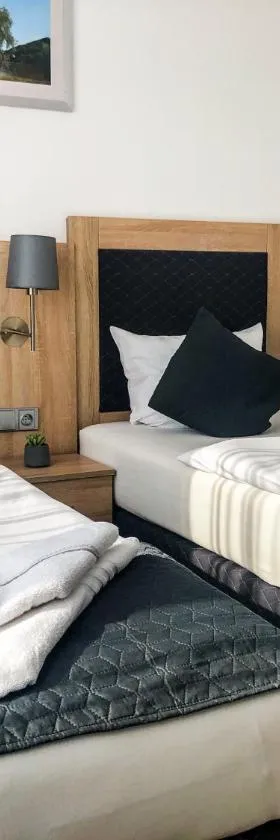 Hotel Bobr，位于霍穆托夫的酒店