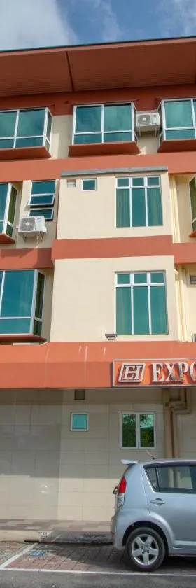 博览酒店，位于拉布安的酒店