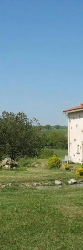 Chambres d hôtes Le Bois Corbeau，位于蒂福日的酒店