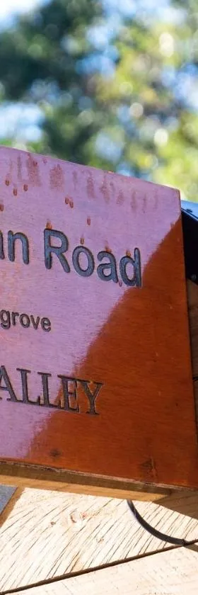 Pure Valley Estate，位于Lower Mangrove的酒店