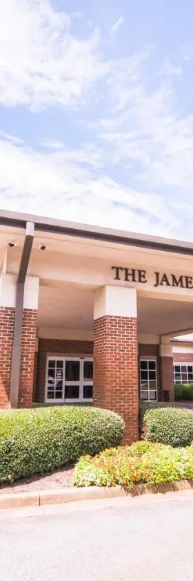 James F. Martin Inn，位于克莱门森的酒店