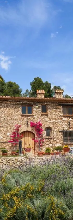 Masia Pou de la Vinya，位于锡切斯的酒店