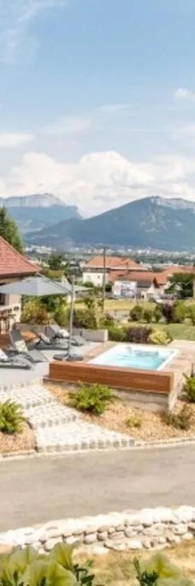 Le Paon Bleu Annecy Poisy，位于Poisy的酒店