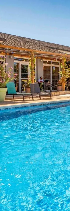 greet Hotel Marseille Provence Aéroport，位于维特罗勒的酒店