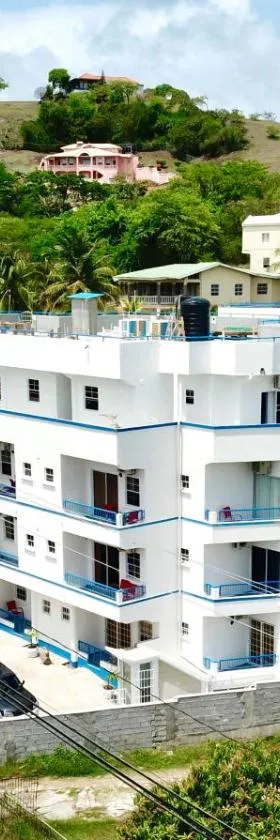 Blue Star Apartments & Hotel，位于Lance aux Épines的酒店