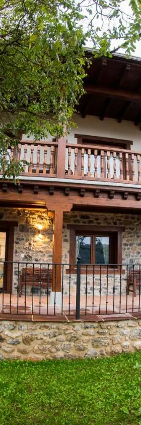 Apartamentos Los Picos de Europa，位于Colio的酒店