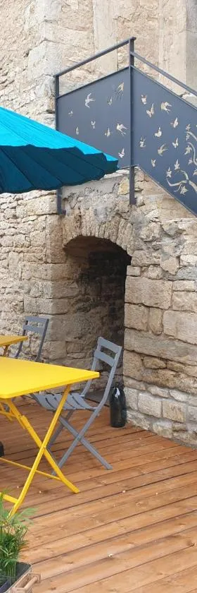 Écrin de Nature en bord de rivière，位于Cenans的酒店