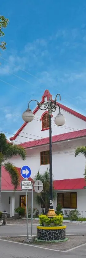 KHAS Ombilin Hotel，位于Sawahlunto的酒店