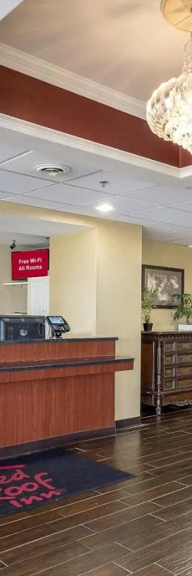 Red Roof Inn Jackson, OH，位于Jackson的酒店