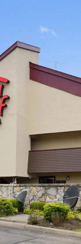 Red Roof Inn Charleston West - Hurricane, WV，位于Teays Valley Estates的酒店