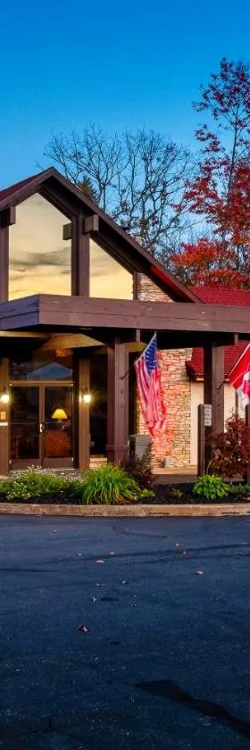 Red Roof Inn & Suites Hazleton，位于黑兹尔顿的酒店
