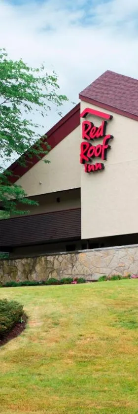 波士顿红屋顶酒店 - 绍斯伯勒/伍斯特，位于Southborough的酒店