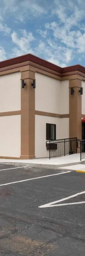 安纳波利斯红屋顶酒店，位于安纳波利斯的酒店