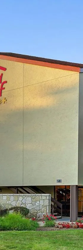 华盛顿特区 - 奥克森山普拉斯加红屋顶酒店，位于奥克森山的酒店