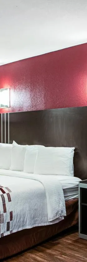 Red Roof Inn Slidell，位于斯莱德尔的酒店