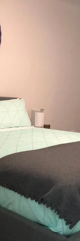 六人行快乐度假屋，位于Waitara的酒店
