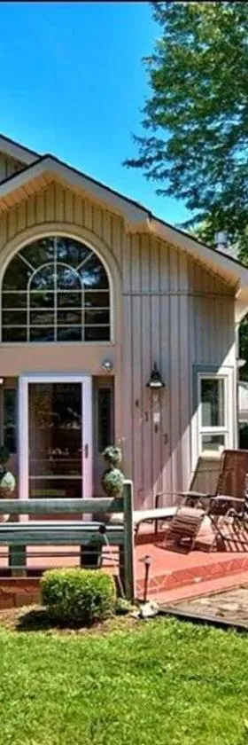 Paradise in heart of Poconos FaSt InTeRnEt Close to All Attractions，位于Pocono Summit的酒店