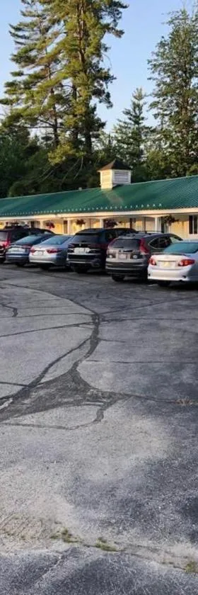Mount Whittier Motel，位于Center Ossipee的酒店