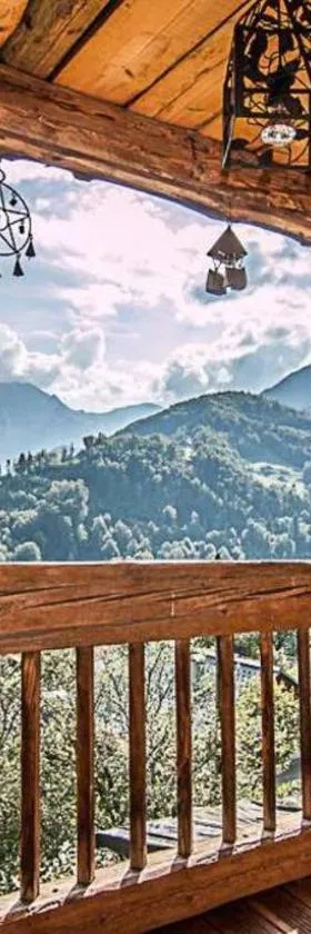Beautiful, atypical loft in the Aravis，位于Les Clefs的酒店